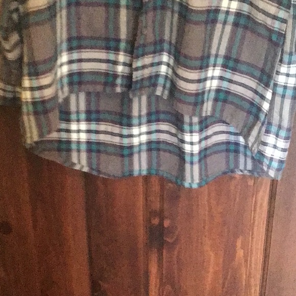 Plaid button shirt, very soft and comfy - Picture 6 of 7